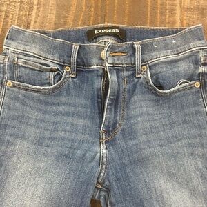 Express Women’s Light Blue mid-rise Skinny Jeans